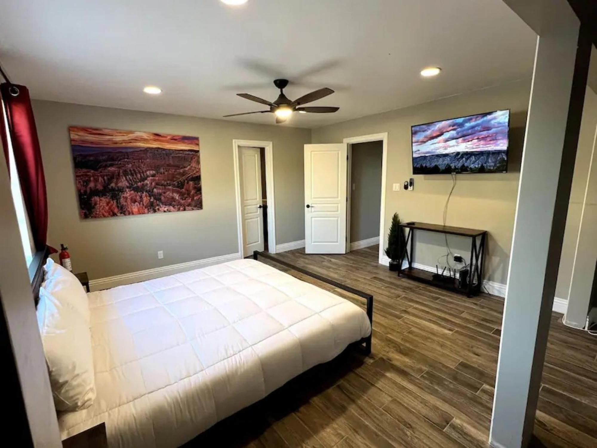 Lux Private Home - Pool, Billiards, 8 Smart Tvs, Board Games, Cotton Bedding - The Stone Sanctuary At Mccullough Hills Trailhead ลาสเวกัส ภายนอก รูปภาพ